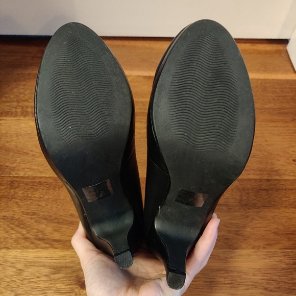 Jessica Genuine Leather Pumps - Picture 5 of 7